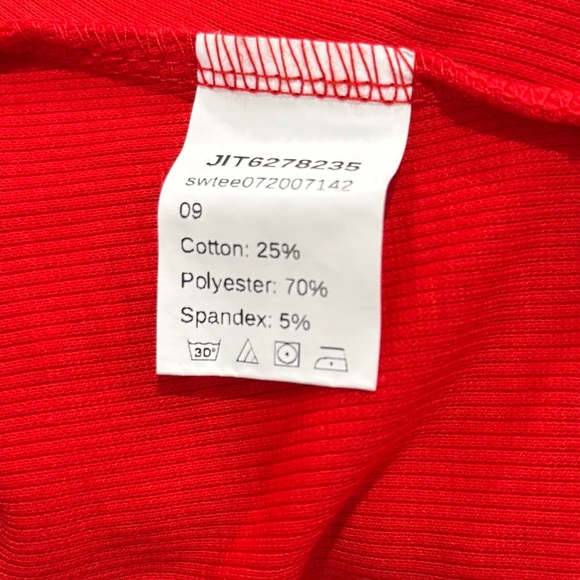 Red Ribbed Stretchy Cropped T-Shirt - Picture 9 of 10